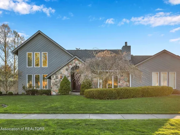 5563 Strawberry Ln, Haslett, MI 48840