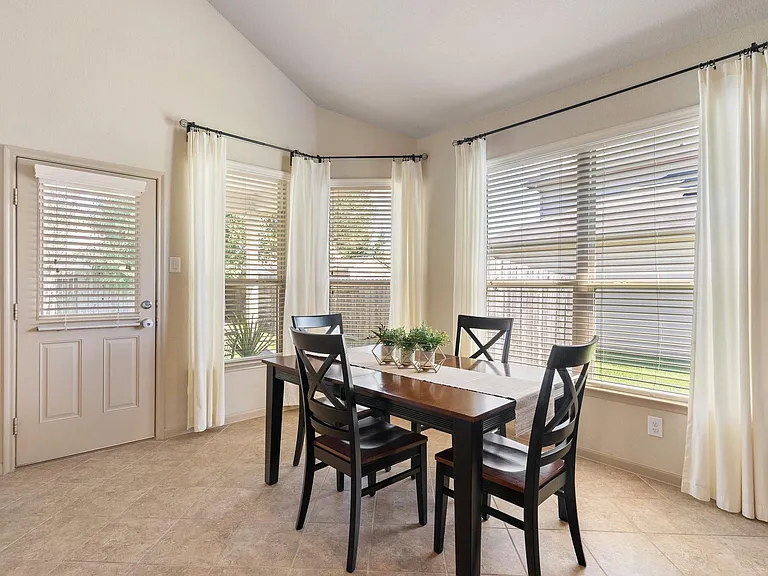 25315 Saddlebrook Ranch Dr — Photo 8