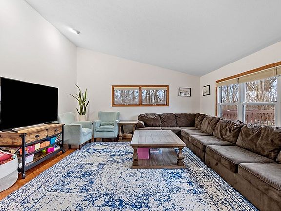 5th image of 6095 Wales Ave NW