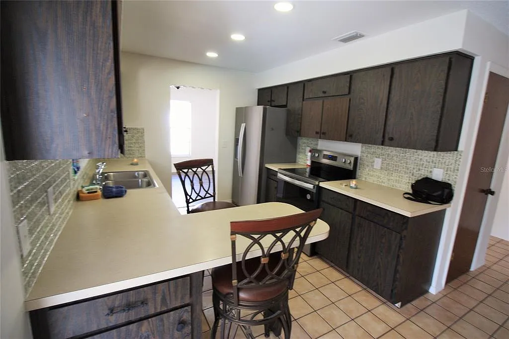 3 bed, 2.0 bath, 1751 sqft, $2,700 — Photo 3