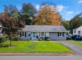 100 Jacobs Ter, Middletown, CT 06457