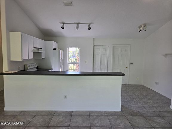4th image of 2338 Fern Palm Dr