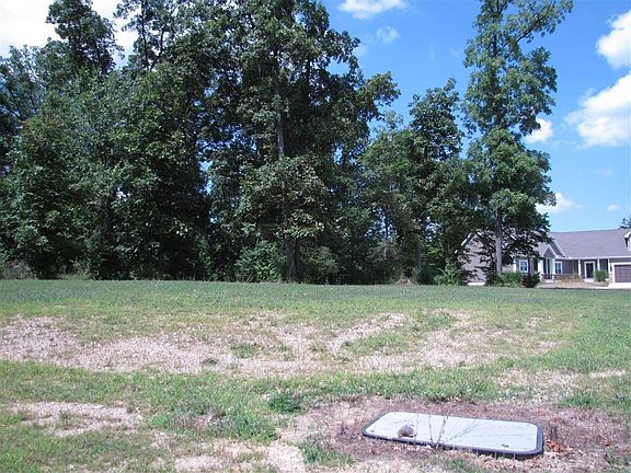 3rd image of 7320 Hillgrove Cir