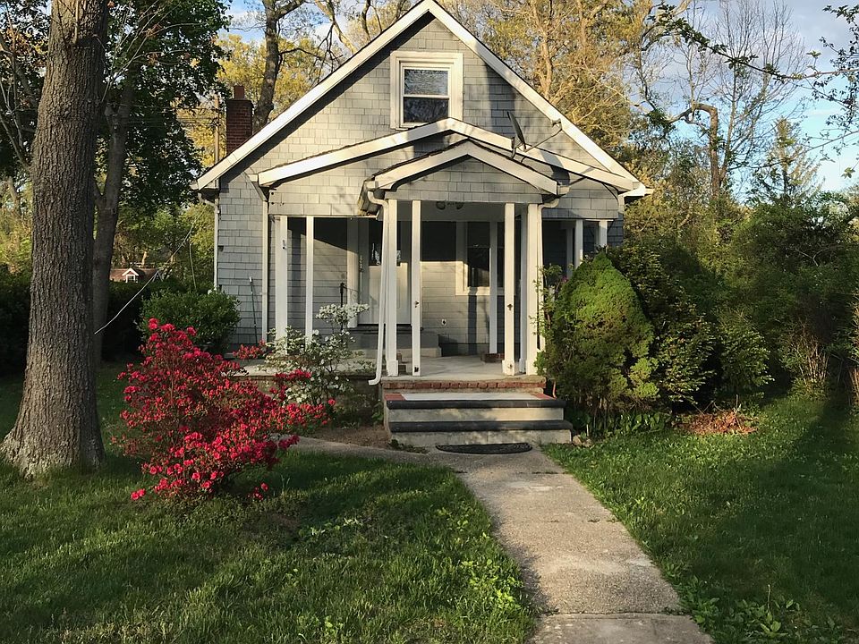 1st image of 241 N Evergreen Dr