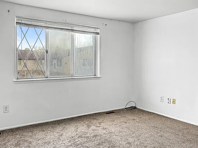 24909 Mayfair St — Photo 4