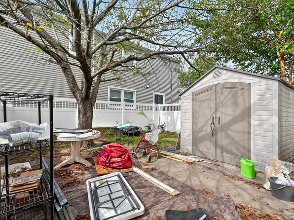 687 Avenue East image 32 of 32