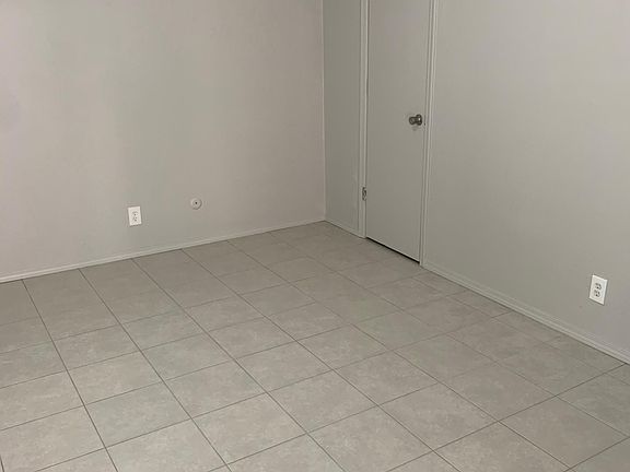 5th image of 412 Western Skies Dr SE APT A