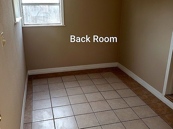 4th image of 1407 Avenue J NW