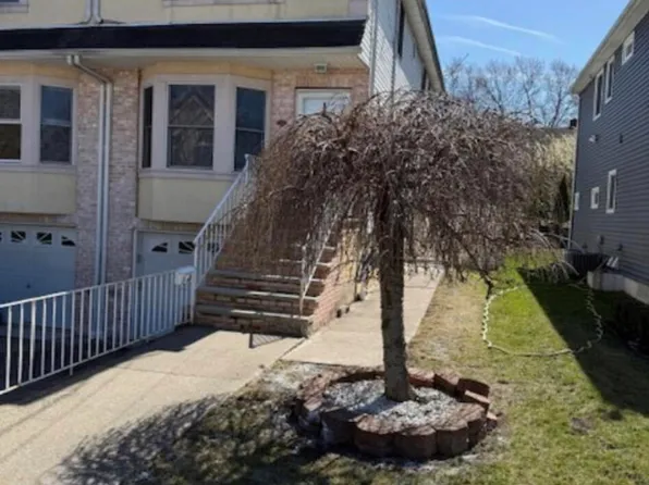 124 Fairfield St, Staten Island, NY 10308