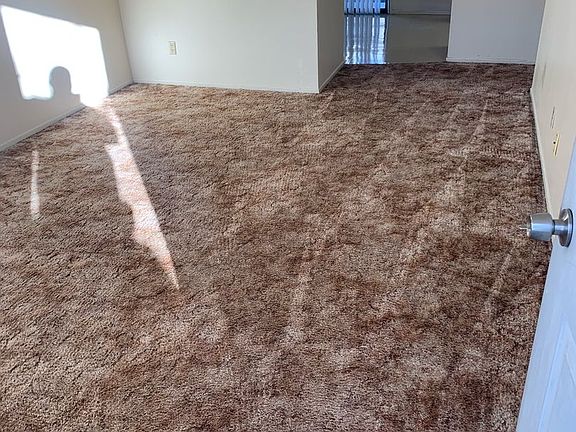 3rd image of 121 Parkview Ave APT C