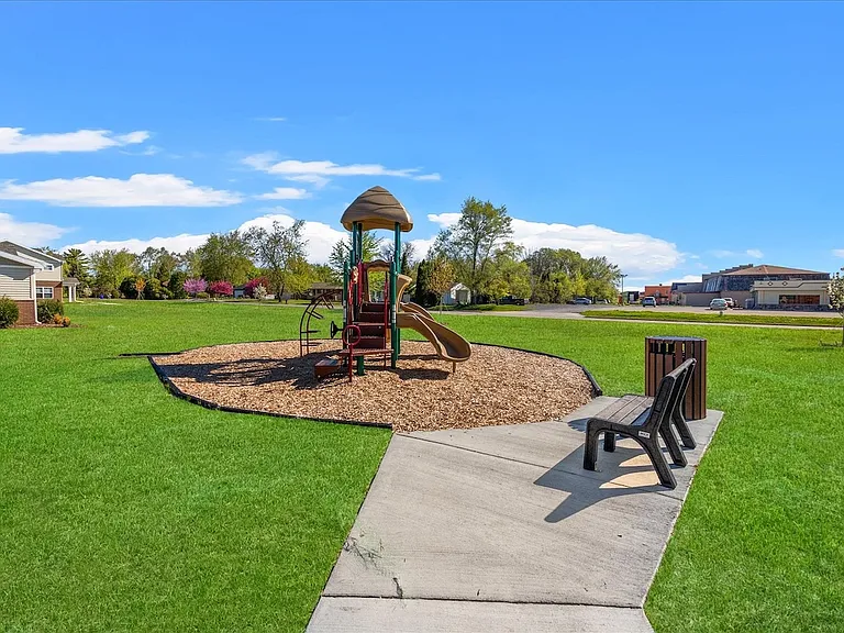 S75W17476 Janesville Rd — Photo 30