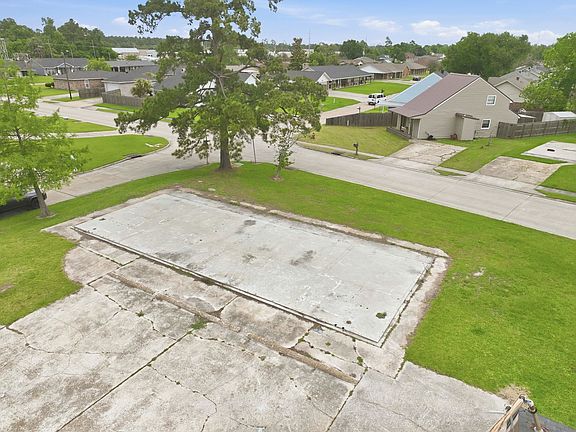 4th image of 47 Center Ave