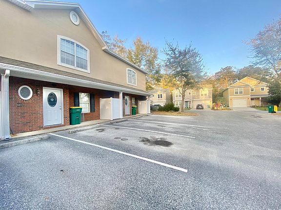 2nd image of 530 Maple Ave