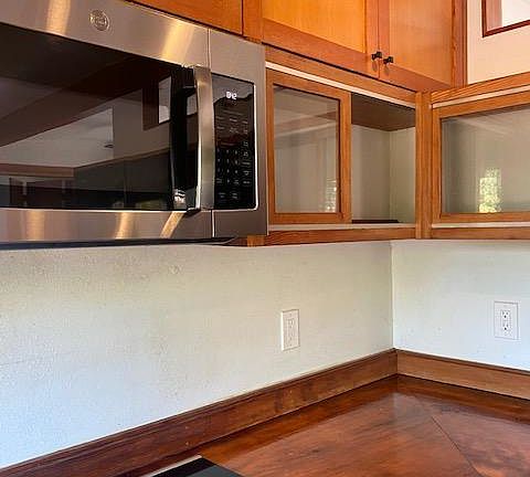 4th image of 1090 La Londe Ln