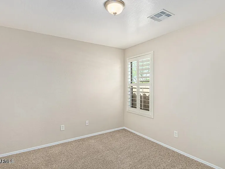 410 E Kent Ave — Photo 15