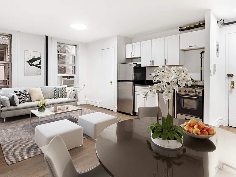 150 E 3rd St #3D — Photo 1