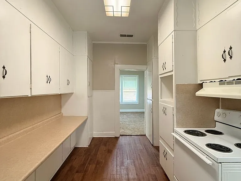1805 Buchanan St — Photo 7