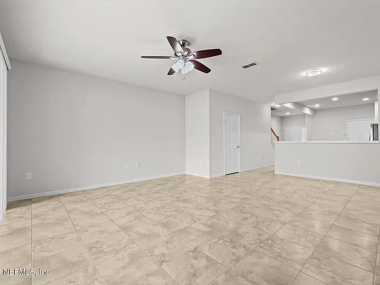6791 Roundleaf Dr — Photo 16