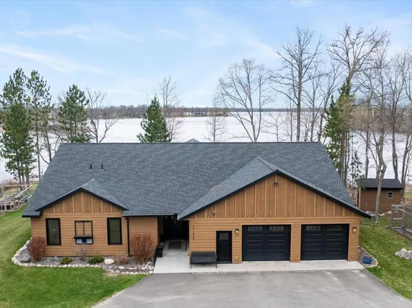 51425 Long Point Pl, McGregor, MN 55760