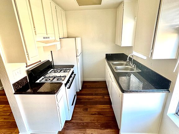 4th image of 390 W University Ave #11