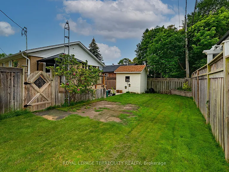 87 Emperor St — Photo 16
