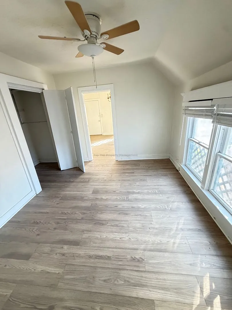 1 Bedroom West of the 5 Near the Beach-Available Now! — Photo 2