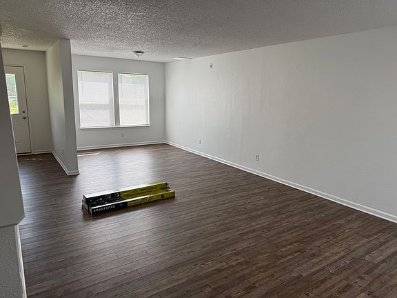 4th image of 10931 Clear Spring Dr