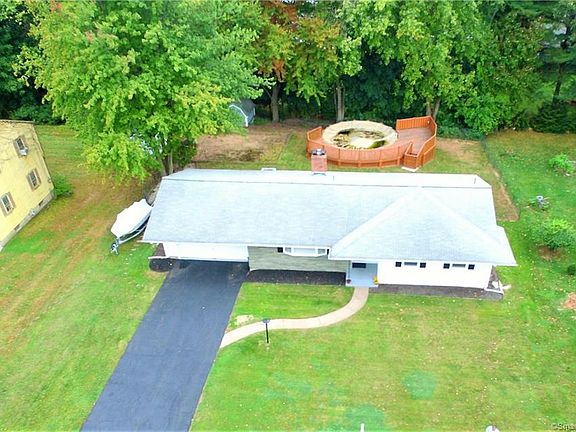 3rd image of 55 Skyline Dr