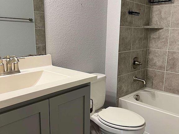 4th image of 4716 Bluffview Dr