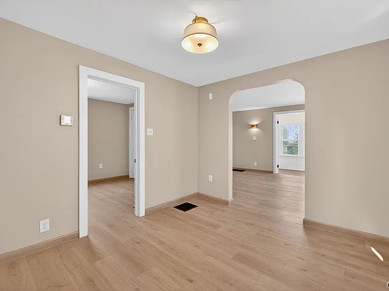 423 Wendell Ter — Photo 12