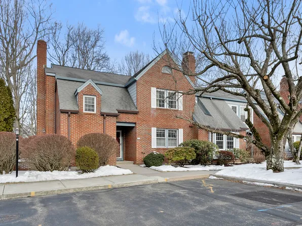 150 Roberton Crossing #150, Fairfield, CT 06825