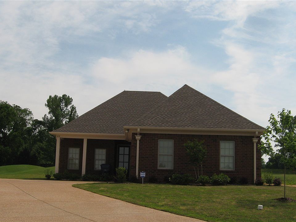 2nd image of 450 Saint Andrews Way