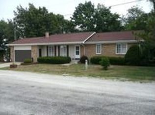 896 Willow Point, Petersburg, IL 62675