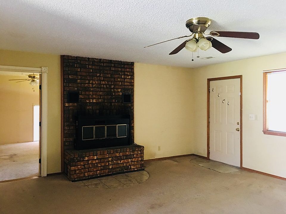 2nd image of 4324 Falcon Rd