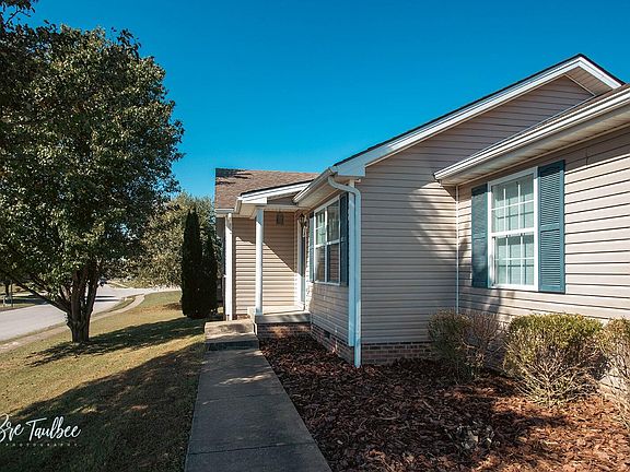 2nd image of 701 Lac Ct