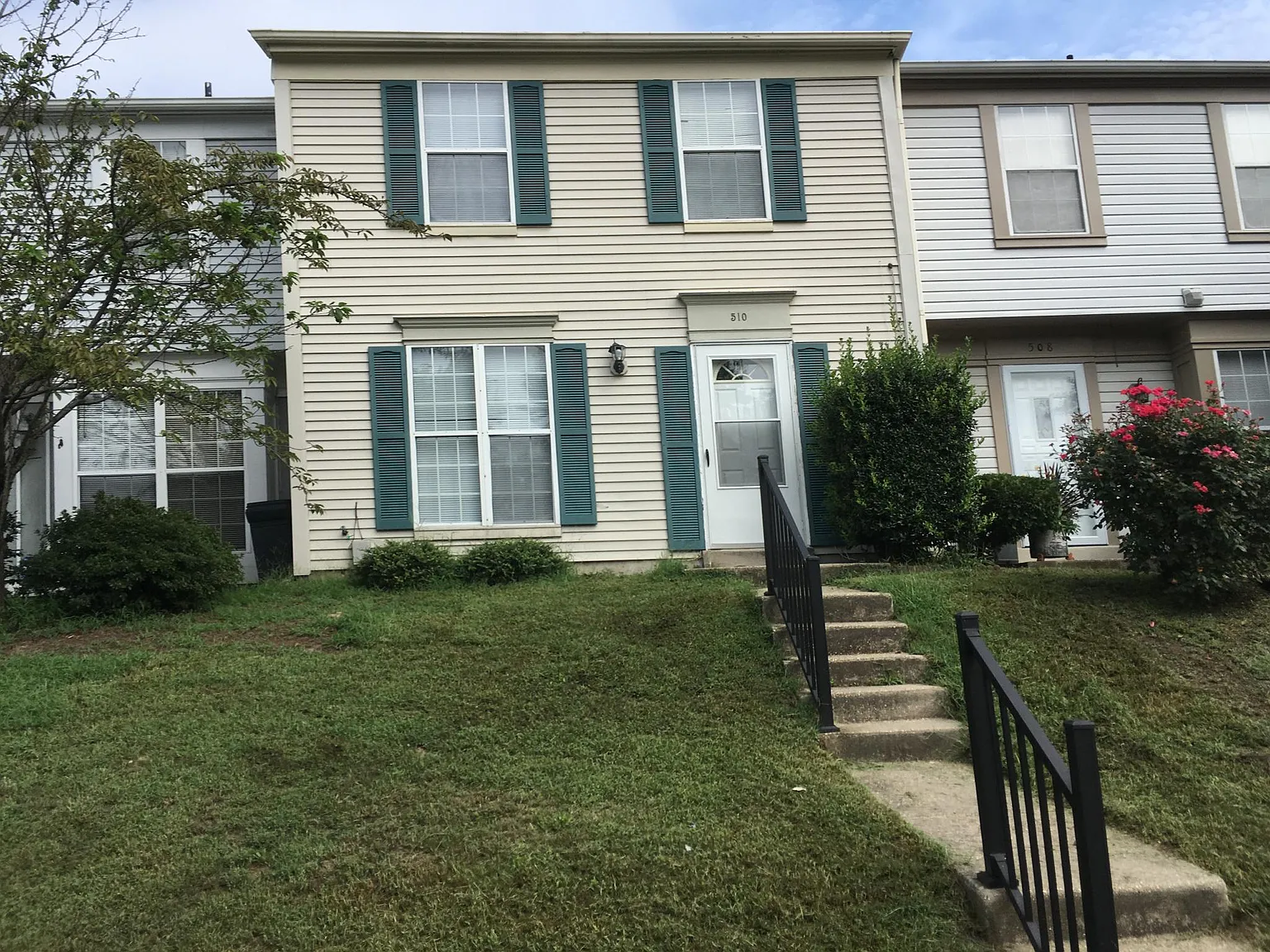 3 bed, 1.5 bath, 1180 sqft, $2,250 — Photo 1