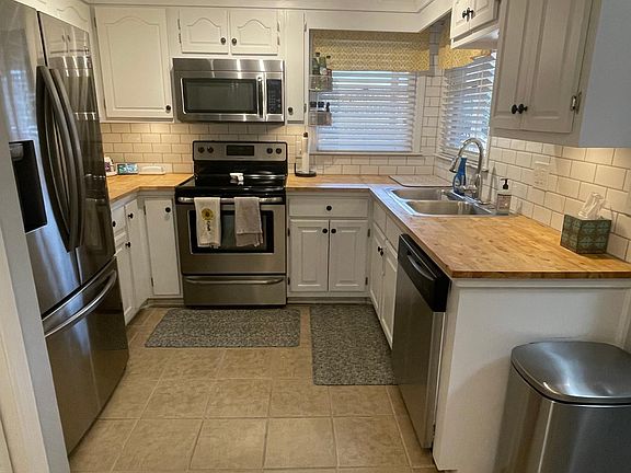 3rd image of 1410 Liberty Dr Unit 1410
