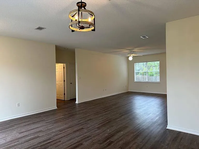 34 Las Roblas Grande Dr — Photo 4