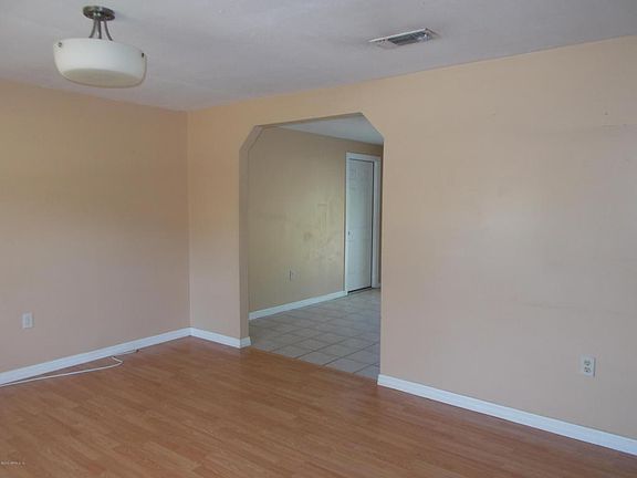 5th image of 218 Evergreen Ln