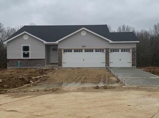 1102 Bronze Dr, Foristell, MO 63348