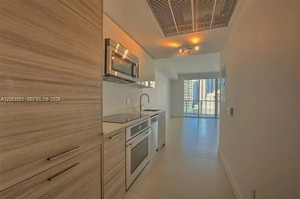 1300 Brickell Bay Dr #2313