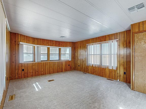 3rd image of 4 Indian Wells Ln