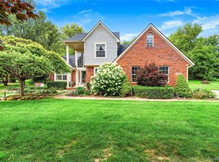 2375 Reidsview E, White Lake, MI 48383