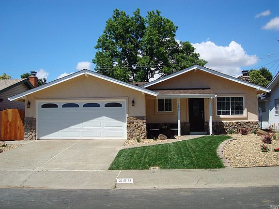 2nd image of 289 NW Solano Lane