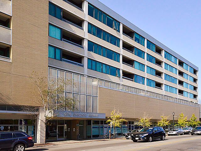 1st image of 900 Chicago Ave Unit 702