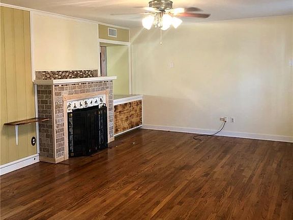 3rd image of 4073 Richmond St