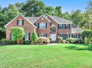 15 Laurel Hollow Rd, Pound Ridge, NY 10576