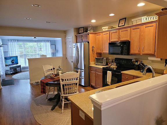 5th image of 7015 Adeno Way
