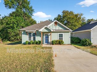 305 W Walker St, Denison, TX 75020