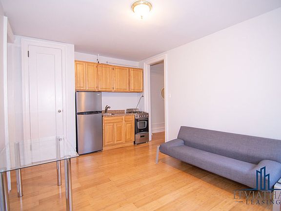 2nd image of 116 E 83rd St #5C1